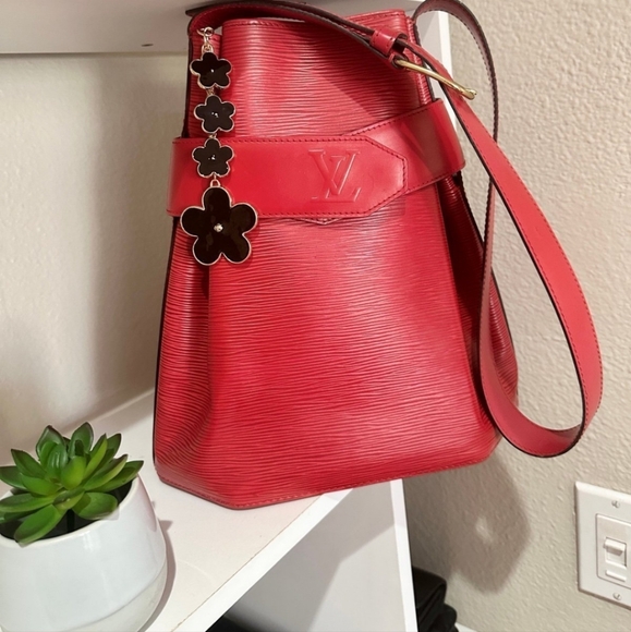 Louis Vuitton Epi Sac D'Epaule Red - Picture 11 of 16